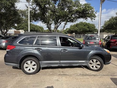 Used 2011 Subaru Outback 3.6R Limited w/ PWR Moonroof Pkg AWD/4WD image 4