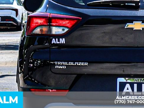 Used 2023 Chevrolet TrailBlazer LT AWD/4WD image 12