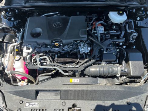 Used 2025 Toyota Camry SE FWD image 30