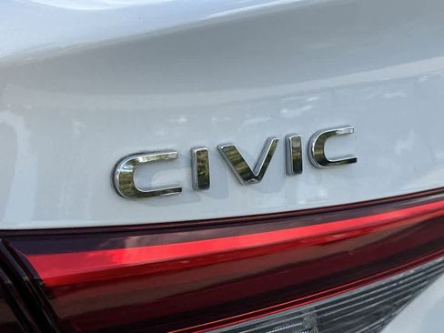 Used 2023 Honda Civic Sport image 10