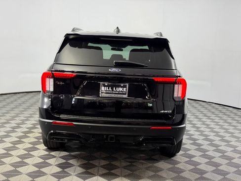 Used 2025 Ford Explorer ST-Line w/ ST-Line Street Pack AWD/4WD image 7