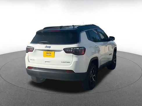 Used 2025 Jeep Compass Limited image 15