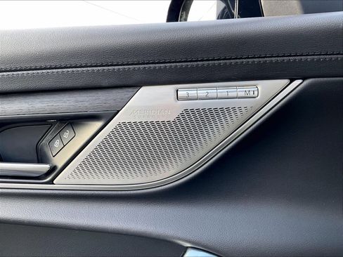 Used 2022 Jaguar XF SE image 33