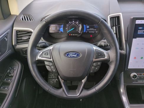 Used 2023 Ford Edge Titanium image 22