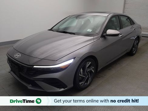 Used 2025 Hyundai Elantra Limited FWD image 1