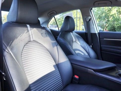 Used 2024 Toyota Camry SE image 36