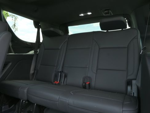 Used 2025 GMC Yukon Denali w/ Sun & Power Step Package RWD image 14