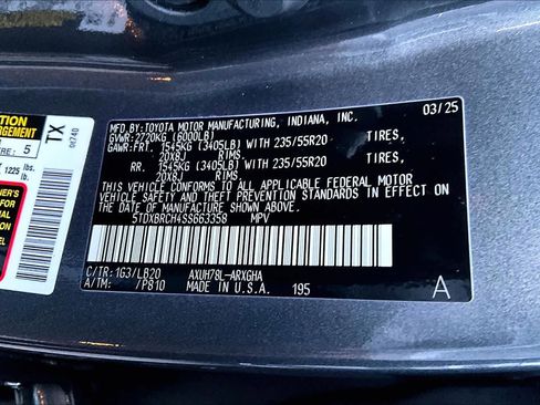 Certified 2025 Toyota Highlander Limited image 33