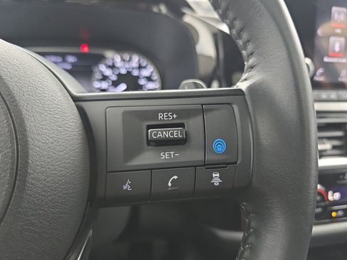 Used 2024 Nissan Pathfinder SV w/ SV Premium Package image 33