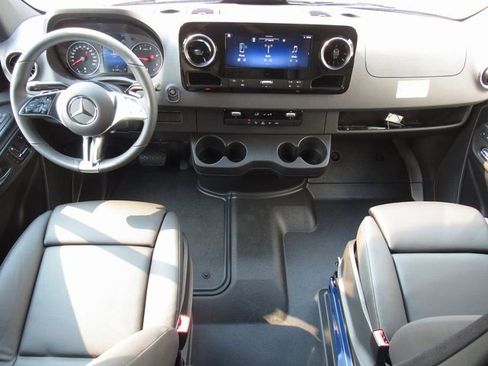 New 2025 Mercedes-Benz Sprinter 2500 image 34