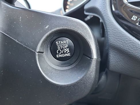 Used 2019 Jeep Compass Limited image 33