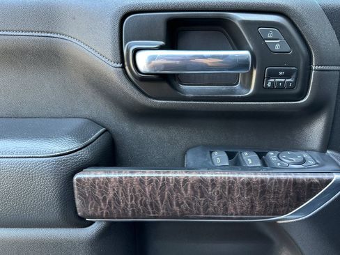 Used 2023 GMC Sierra 2500 Denali w/ Denali Ultimate Package image 11