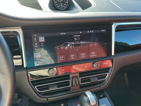 Used 2024 Porsche Macan Turbo image 16