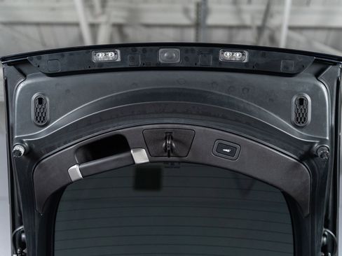 Used 2018 Jaguar F-TYPE Coupe RWD image 19