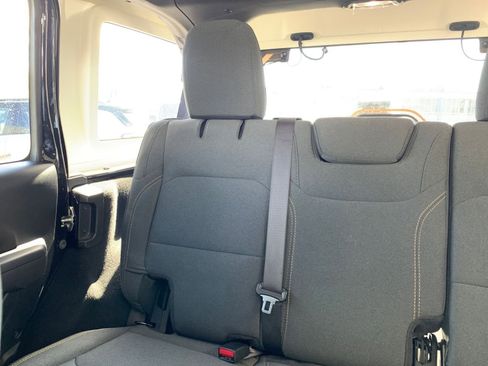 Used 2025 Jeep Wrangler Sport S image 38