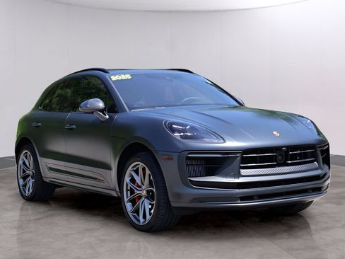 Certified 2025 Porsche Macan GTS AWD/4WD image 11