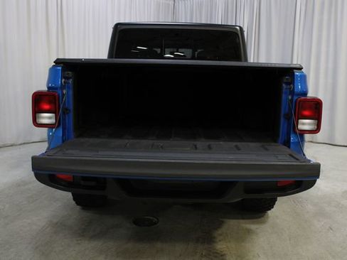 Used 2021 Jeep Gladiator Willys image 28
