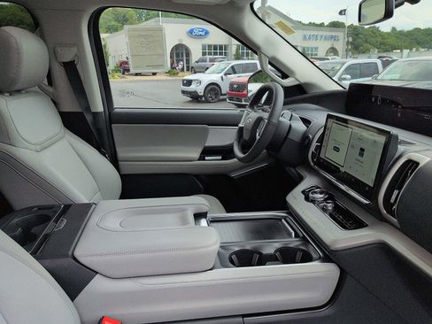 New 2026 Ford Expedition Active AWD/4WD image 10