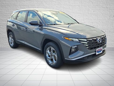 Used 2024 Hyundai Tucson SE AWD/4WD image 3