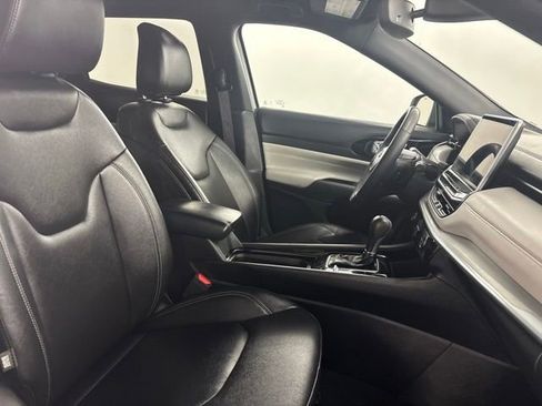 Used 2025 Jeep Compass Limited AWD/4WD image 18