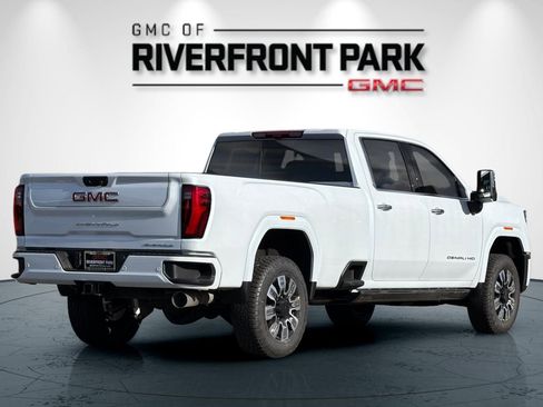 New 2026 GMC Sierra 3500 Denali w/ Denali Reserve Package AWD/4WD image 3