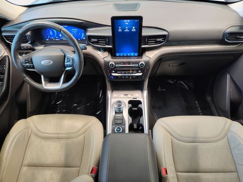 Used 2020 Ford Explorer Platinum w/ Premium Technology Package AWD/4WD image 3