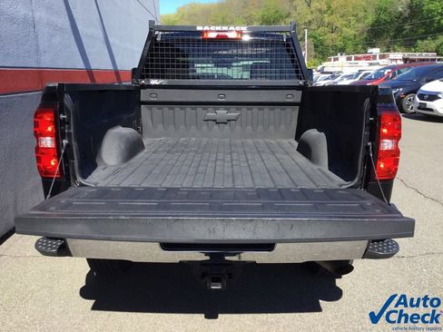 Used 2018 Chevrolet Silverado 2500 W/T w/ Snow Plow Prep Package AWD/4WD image 12