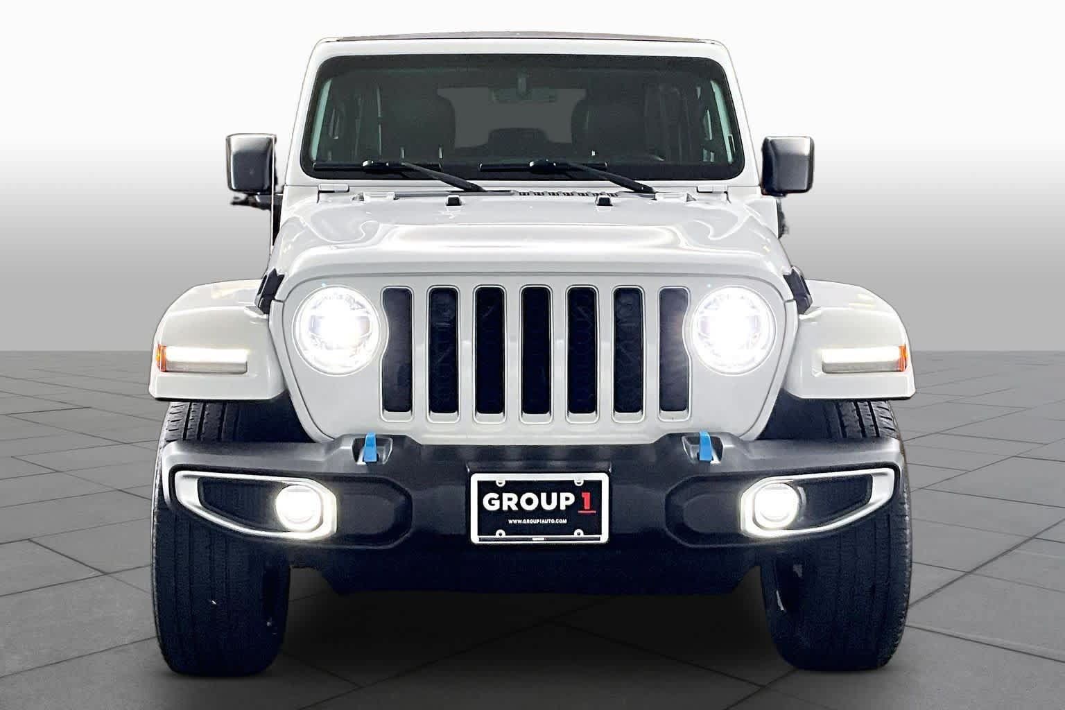 Used 2022 Jeep Wrangler Unlimited Sahara w/ Cold Weather Group AWD/4WD image 4