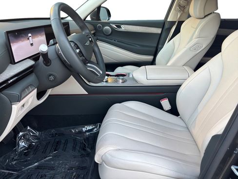 Used 2025 Genesis GV80 2.5T Advanced image 9