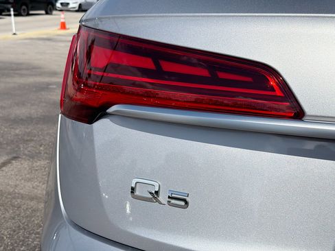Used 2022 Audi Q5 2.0T Premium Plus w/ Premium Plus Package AWD/4WD image 10