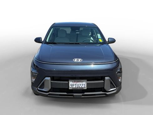 Certified 2025 Hyundai Kona SE FWD image 8