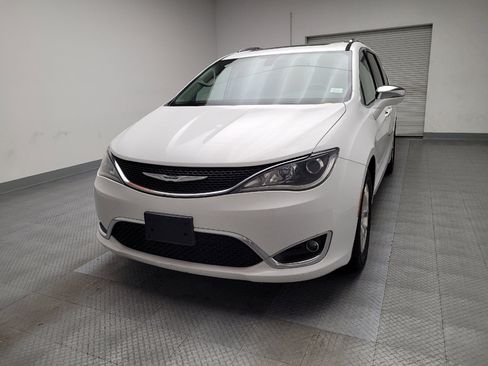 Used 2017 Chrysler Pacifica Limited w/ UConnect Theater Package image 15