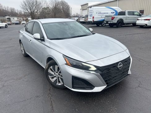 Used 2023 Nissan Altima 2.5 S image 1