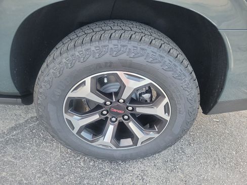 New 2026 GMC Yukon XL AT4 Ultimate AWD/4WD image 8