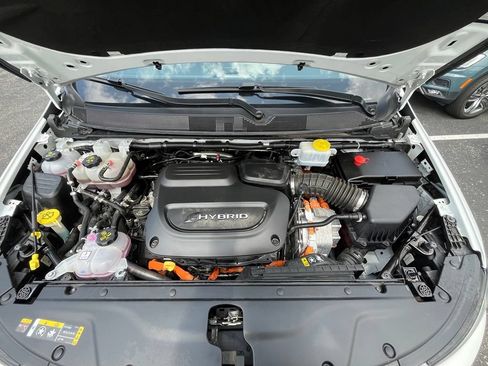 Used 2023 Chrysler Pacifica Touring-L FWD image 27