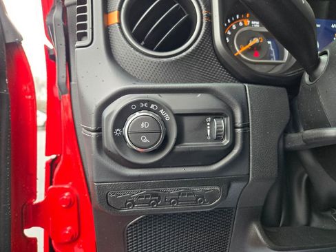Used 2026 Jeep Gladiator Mojave AWD/4WD image 18