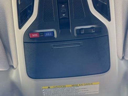 Used 2021 Subaru Outback Touring w/ Popular Package #2 image 17