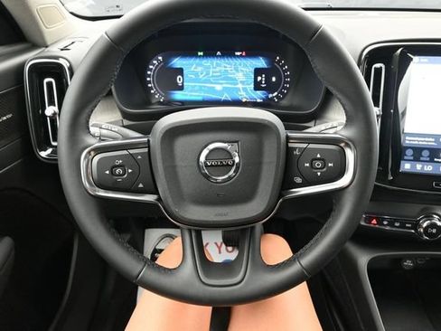 Used 2023 Volvo XC40 B5 Ultimate w/ Protection Package Premier AWD/4WD image 23