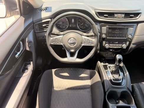 Used 2019 Nissan Rogue SV w/ Premium Package AWD/4WD image 14