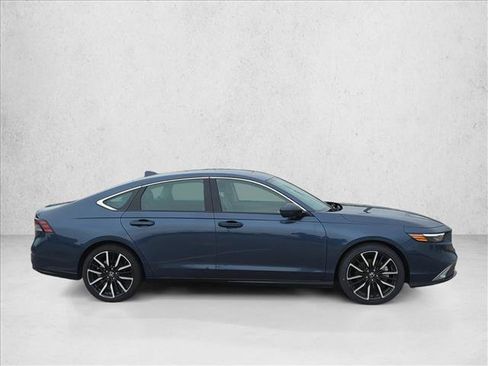 Used 2023 Honda Accord Touring image 4