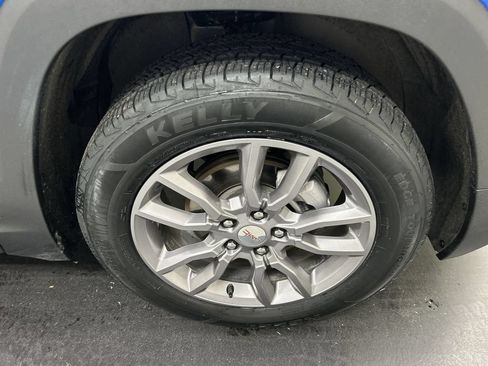 Certified 2024 GMC Terrain SLT AWD/4WD image 8