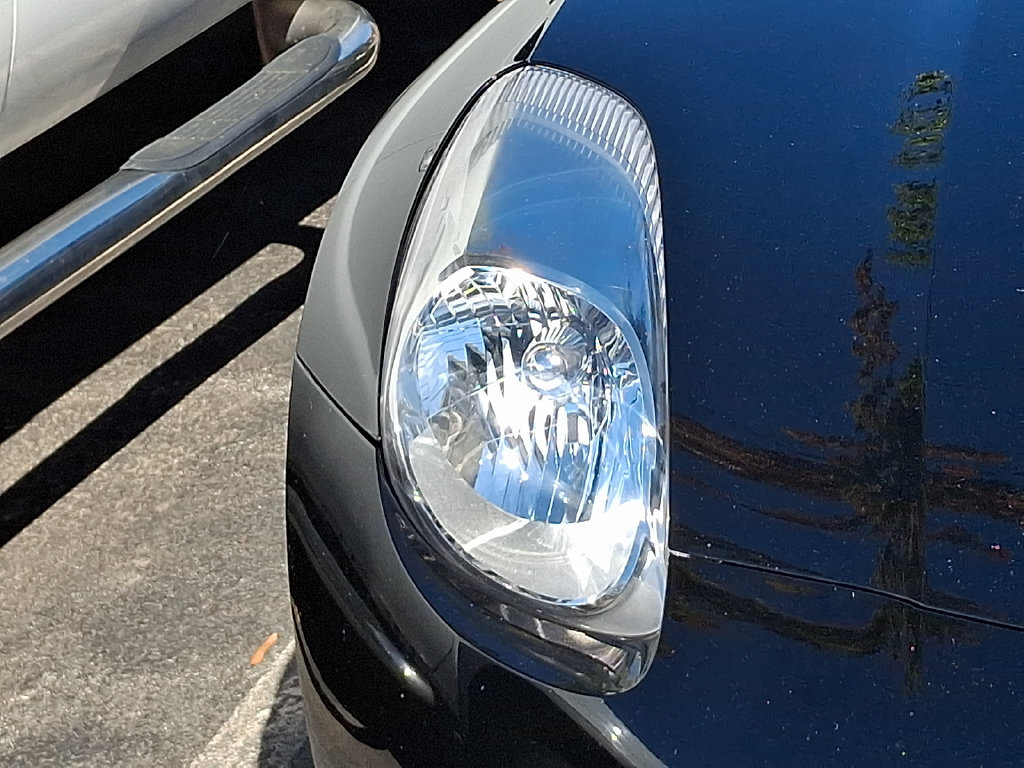 Used 2007 Pontiac Solstice Convertible w/ Premium Package RWD image 3