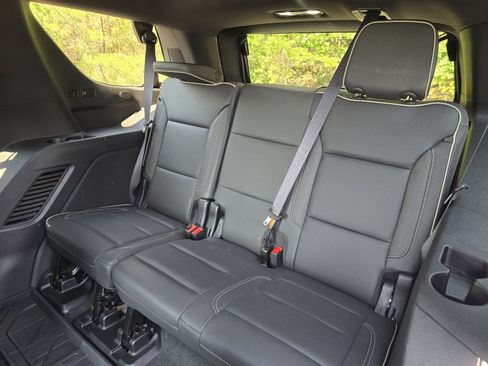 Used 2024 Chevrolet Tahoe Premier AWD/4WD image 11
