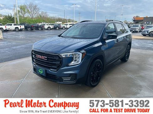 Certified 2024 GMC Terrain SLE w/ Driver Convenience Package AWD/4WD image 7