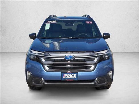 Used 2025 Subaru Forester Limited AWD/4WD image 2