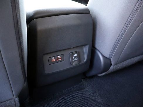 Certified 2025 Nissan Frontier SV w/ SV Convenience Package RWD image 13