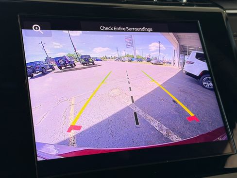 New 2026 Jeep Grand Cherokee Laredo w/ Trailer Tow Package AWD/4WD image 17