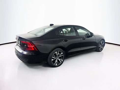 Used 2024 Volvo S60 B5 Core image 9