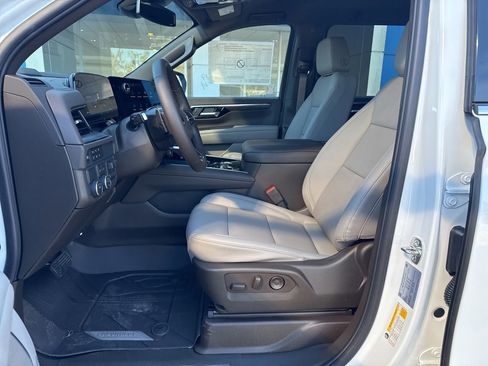 New 2026 Chevrolet Suburban LT image 11