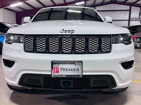 Used 2021 Jeep Grand Cherokee Laredo X AWD/4WD image 7